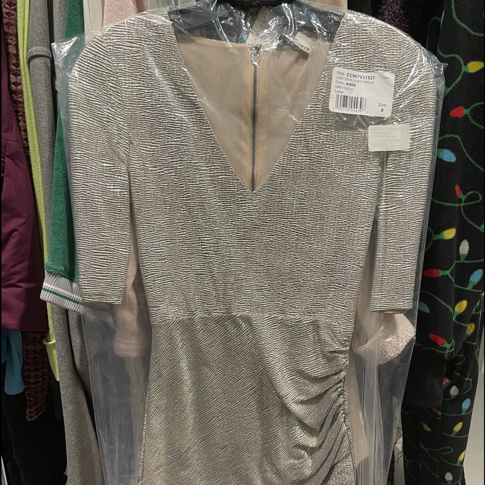 Alice and Olivia dress.🔥 - Picture 4 of 7